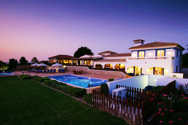 Internation Luxury Awards Winner - Shantivillas Algarve by Shantivillas Group